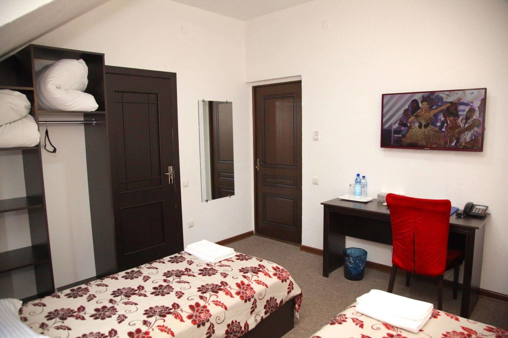 Voyage Hotel Bishkek Luaran gambar