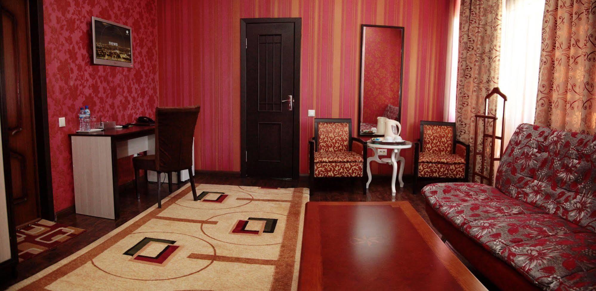 Voyage Hotel Bishkek Luaran gambar