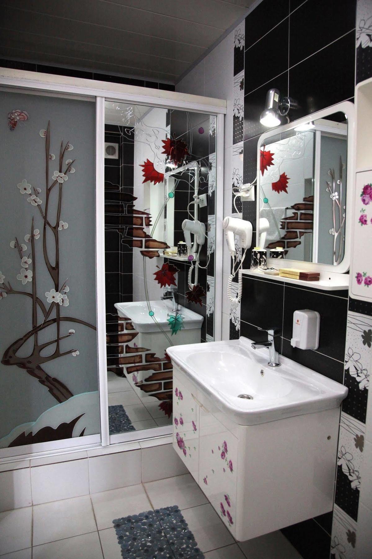 Voyage Hotel Bishkek Luaran gambar