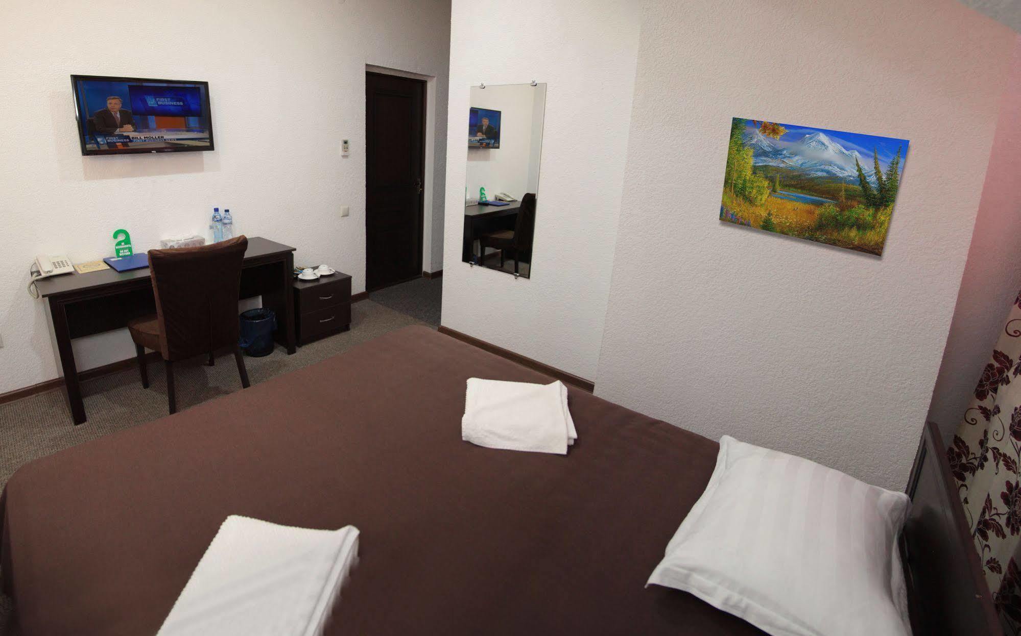 Voyage Hotel Bishkek Luaran gambar
