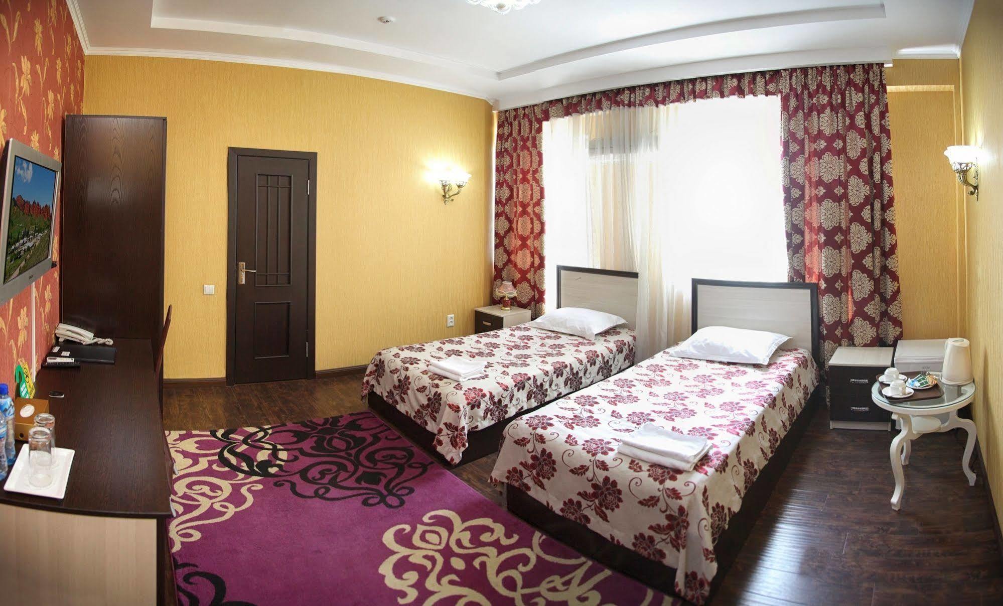Voyage Hotel Bishkek Luaran gambar