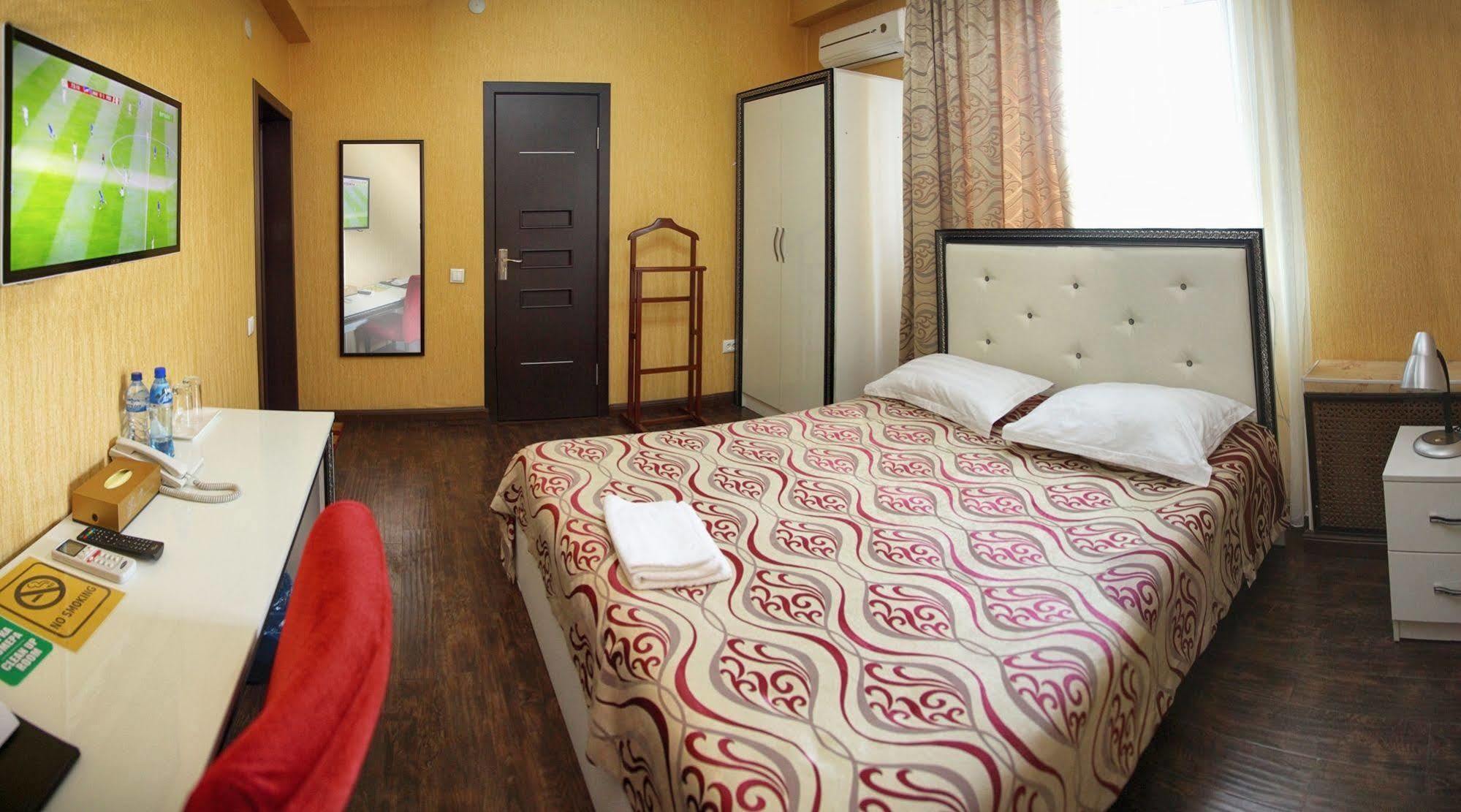 Voyage Hotel Bishkek Luaran gambar